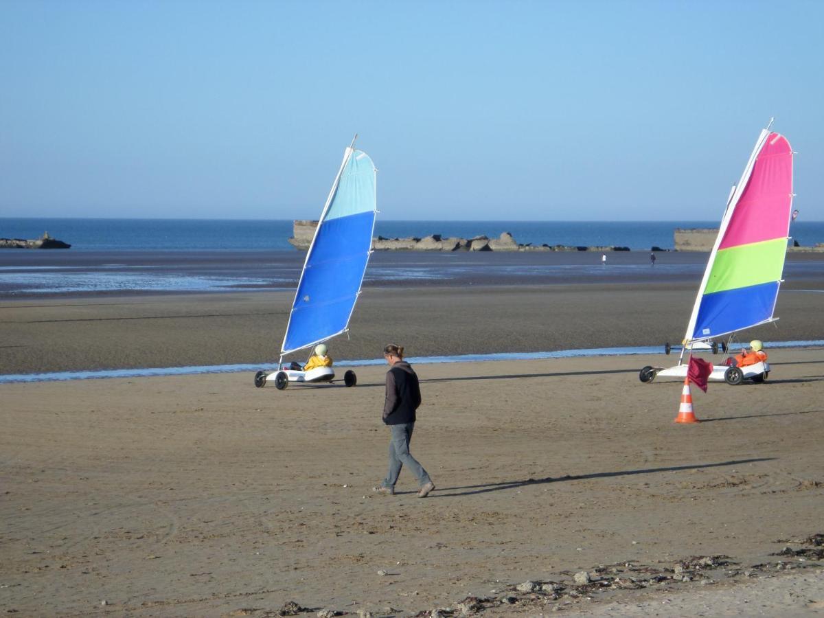 Gites "Plage" Ou "Pieds Dans L'Eau" En Front De Mer A Asnelles , 3Km D'Arromanches, 10Km De Bayeux Exteriér fotografie