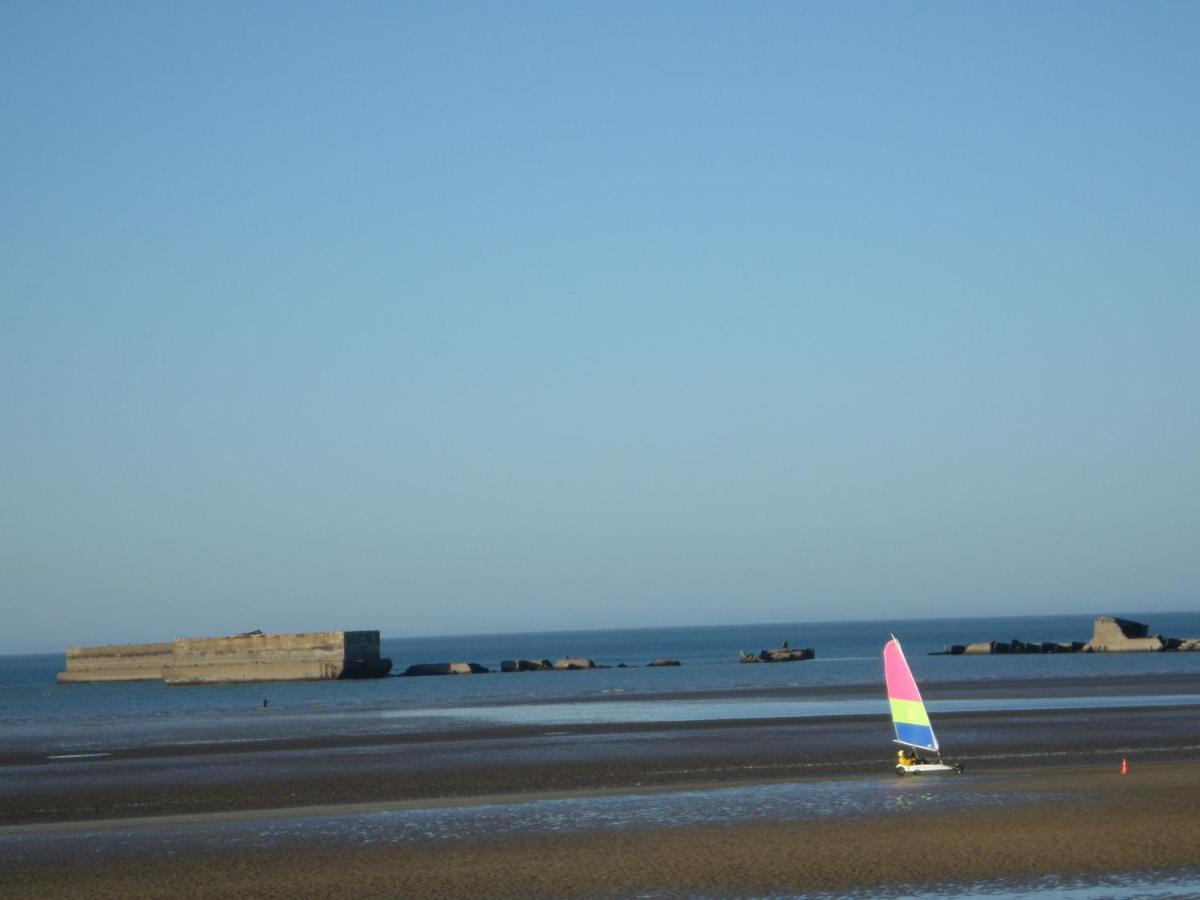 Gites "Plage" Ou "Pieds Dans L'Eau" En Front De Mer A Asnelles , 3Km D'Arromanches, 10Km De Bayeux Exteriér fotografie
